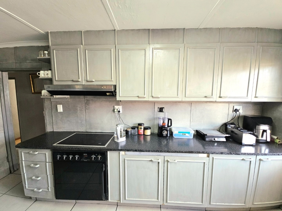 4 Bedroom Property for Sale in Strandfontein Village Western Cape